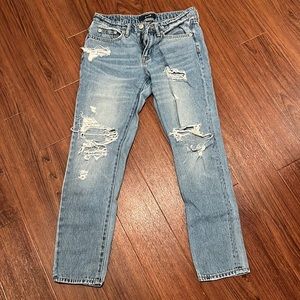 Aero boyfriend size 4 jeans